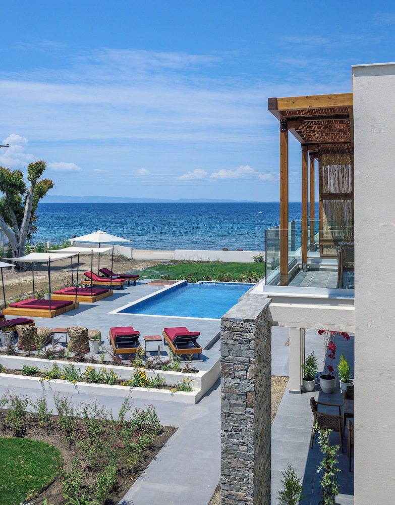 Amyntas Seafront Hotel 49/58