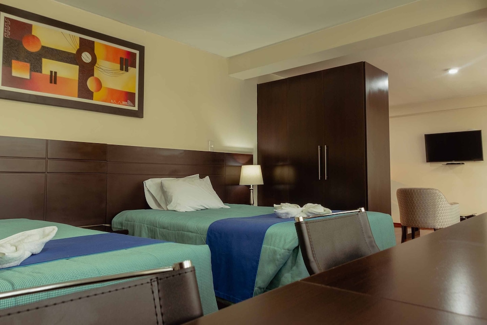 1 BEDROOM, STANDARD, TWIN BEDS