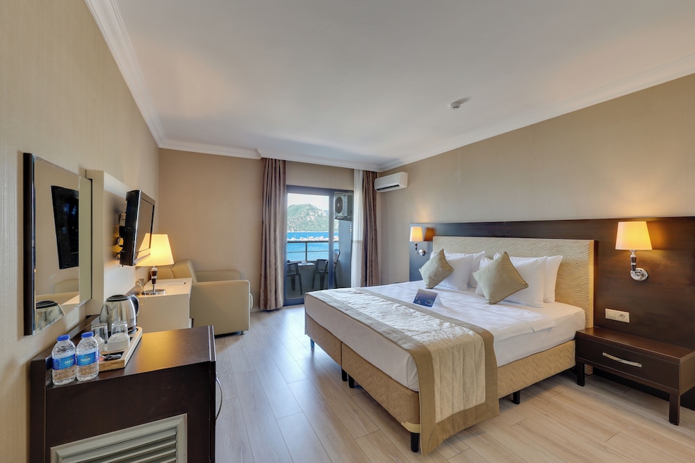 Suite, Sea View
