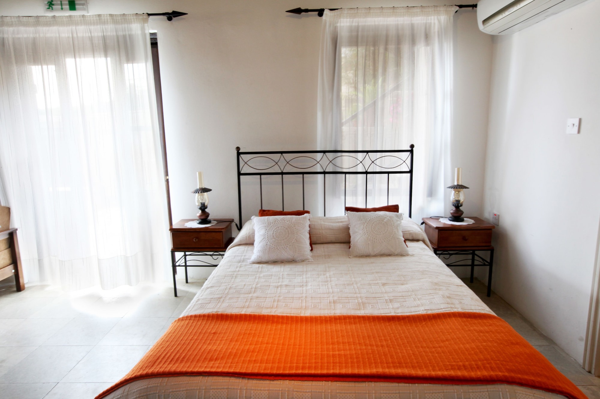 1 Bedroom, House