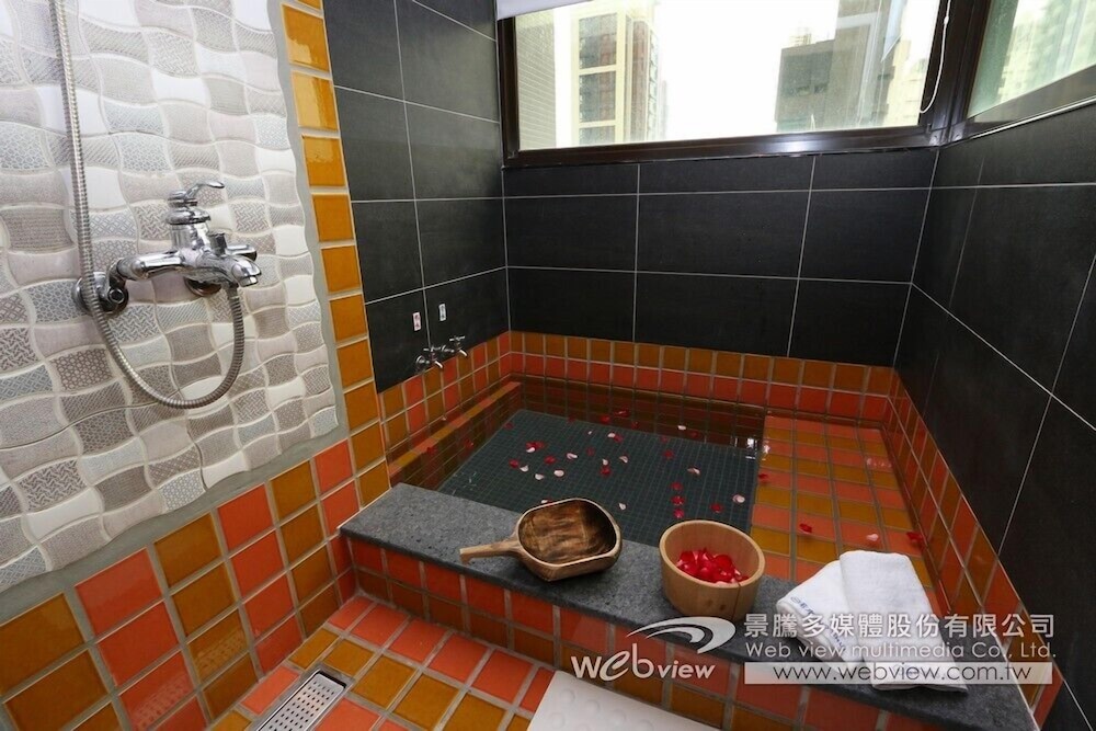 Ruo Shui Hotspring Hotel 61/62