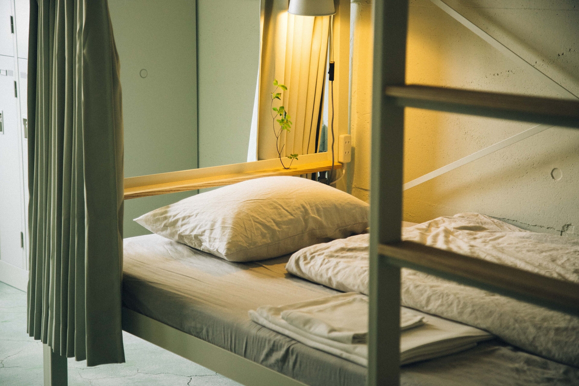FEMALE DORM, FEMALE ONLY