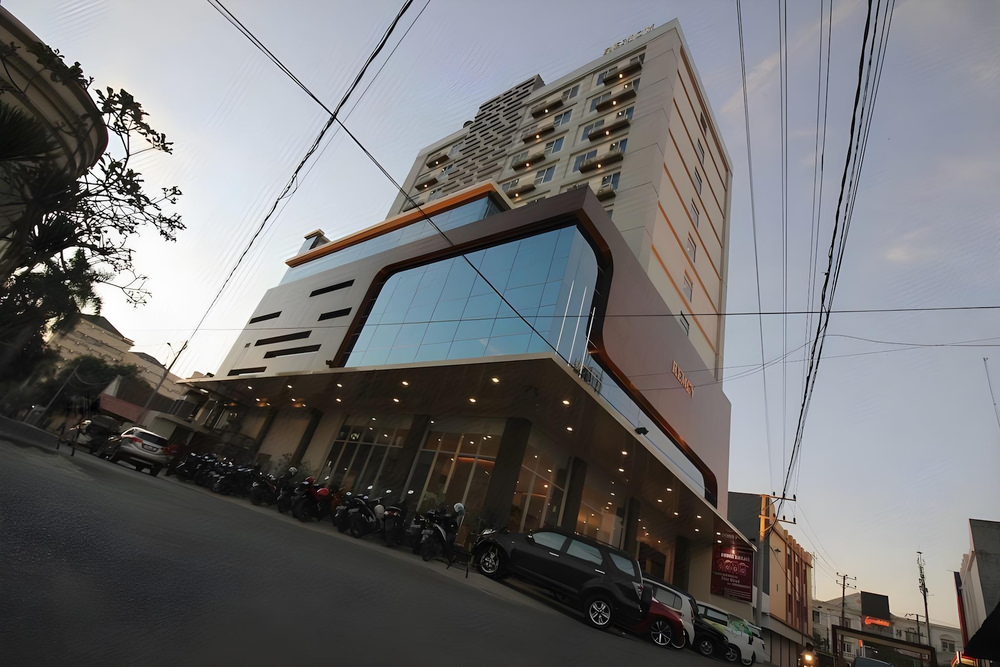 HOTEL REMCY PANAKKUKANG MAKASSAR 4/58