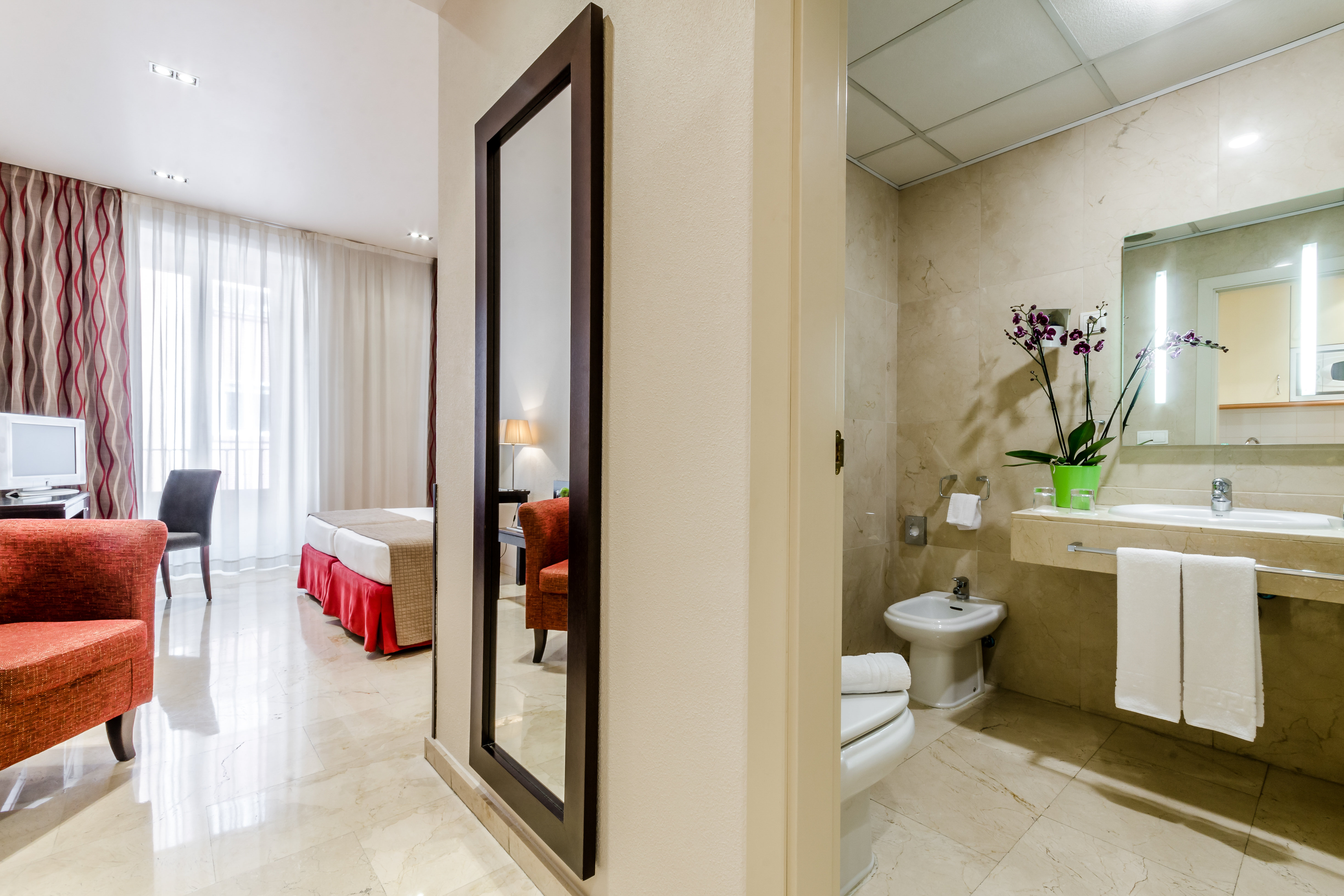 Exe Suites 33 52/55