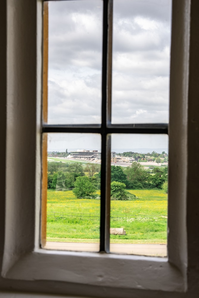 Ellenborough Park Hotel 33/75
