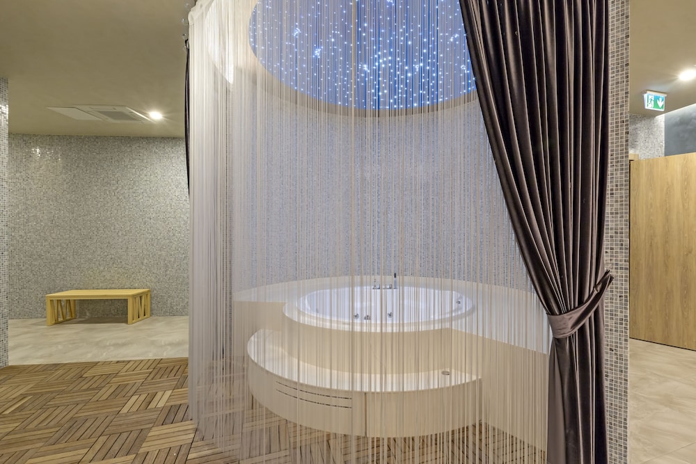 Royal Seginus Hotel 28/68