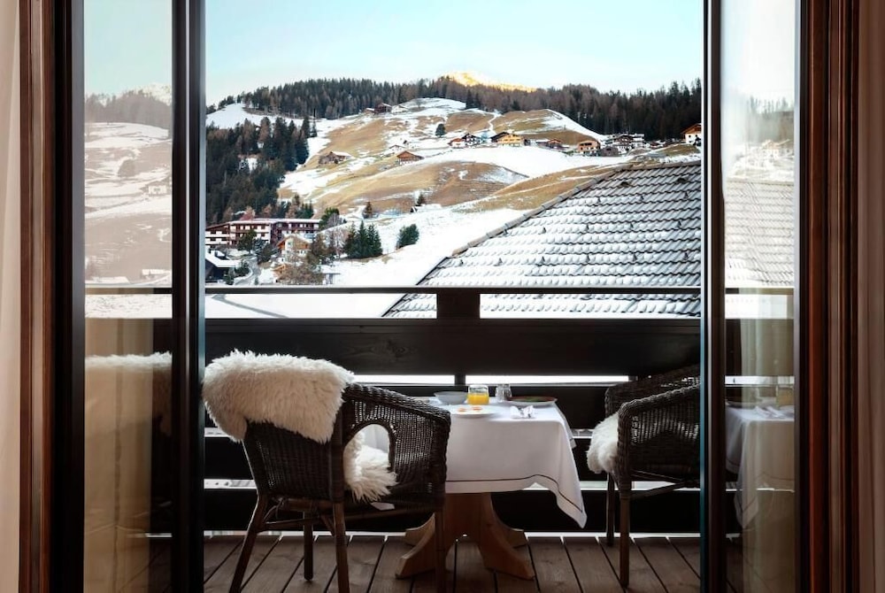 Hotel Tyrol 57/66