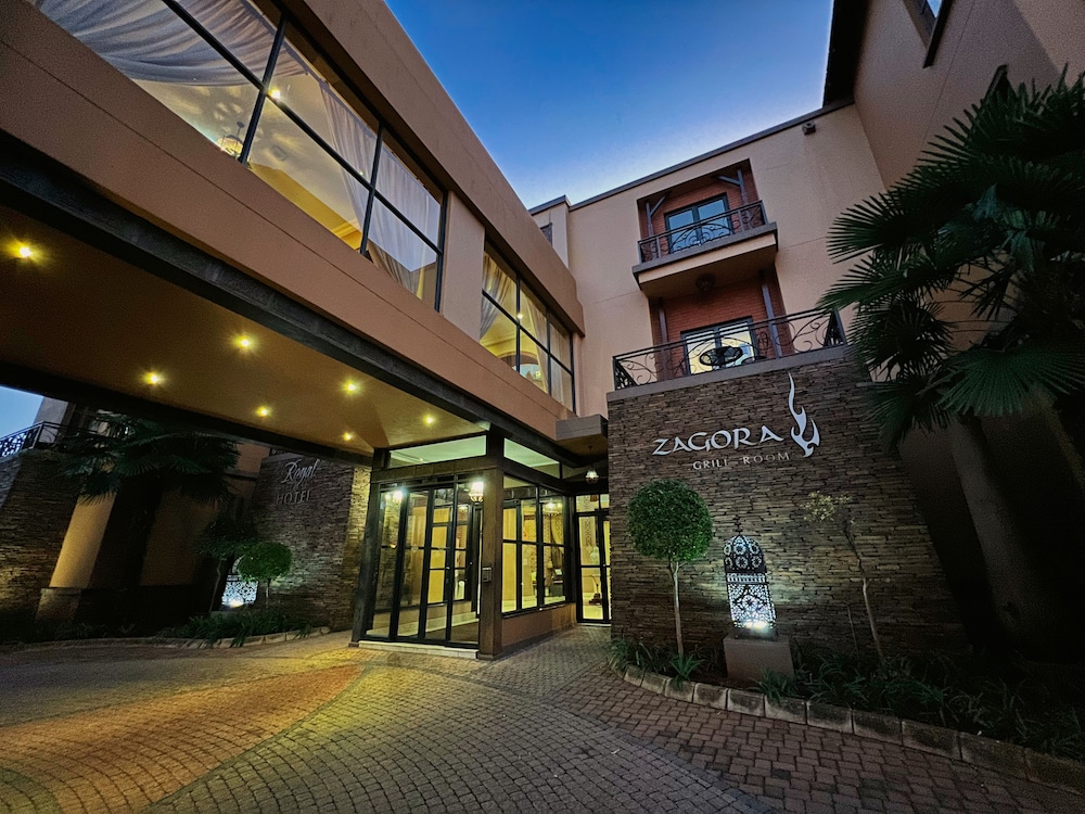 The Royal Elephant Hotel Conference Centre 6/50