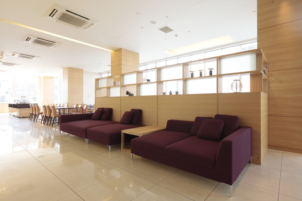 Lobby at Candeo Hotels Handa, HANDA