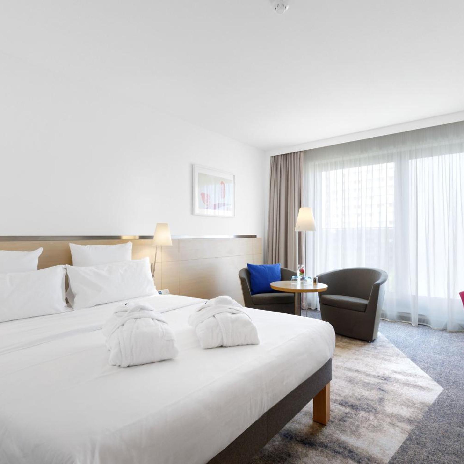 غرفة بريفيليج بسرير كينج، Novotel Berlin Mitte 3/8