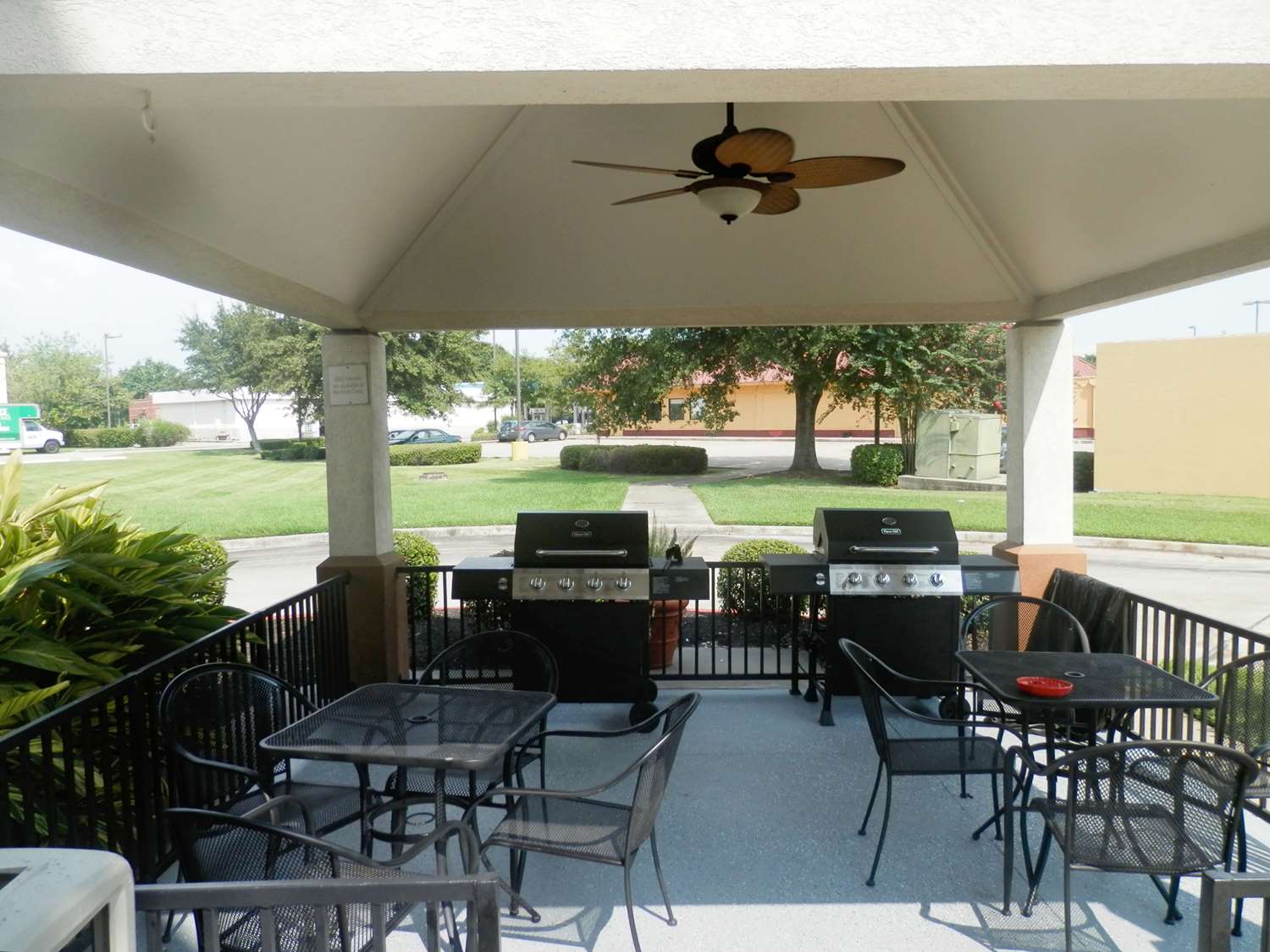 Sonesta Simply Suites Houston Nasa Clear Lake 36/47