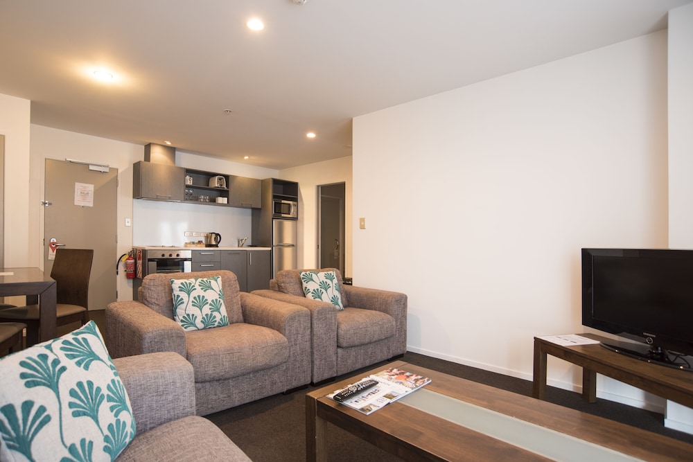 Barclay Suites 49/61