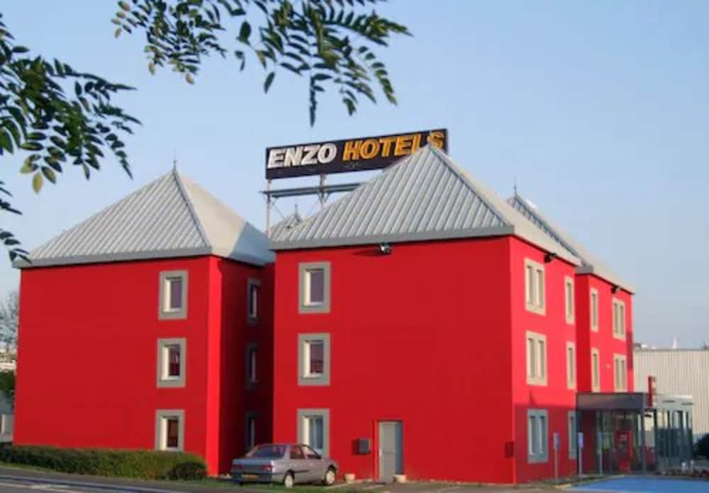Enzo Hotels 2/21