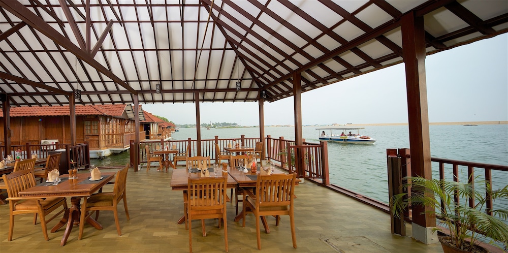 Poovar Island Resort 26/46
