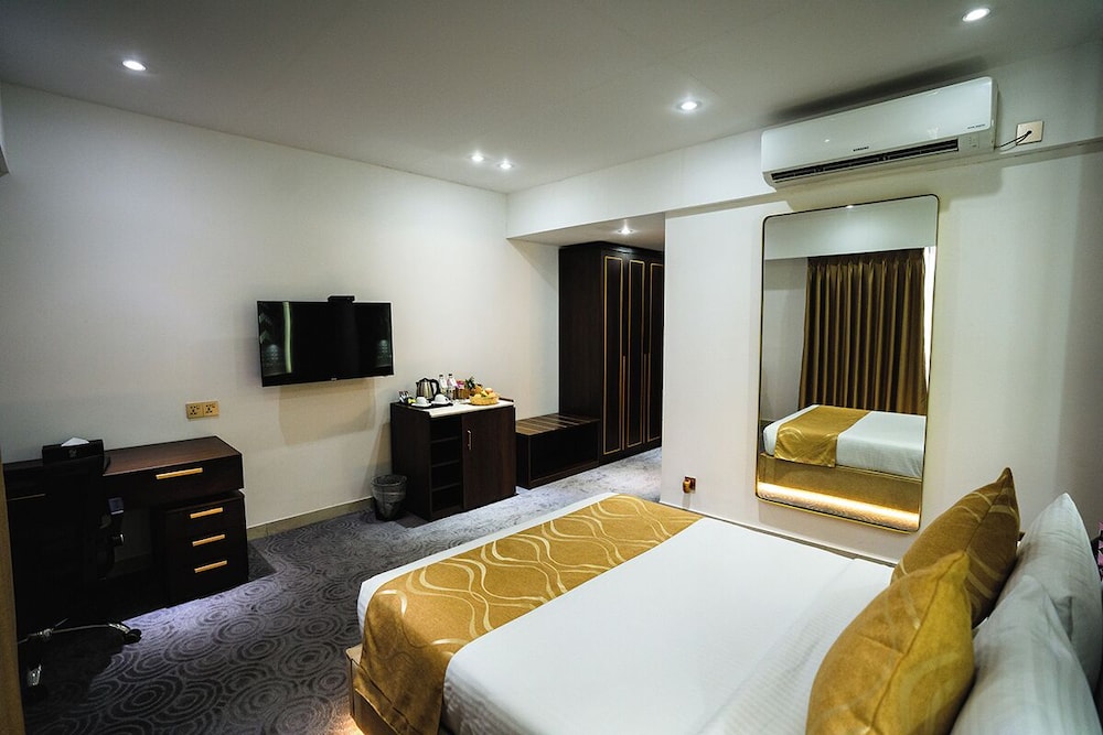 Unique Regency Hotel Dhaka 38/65