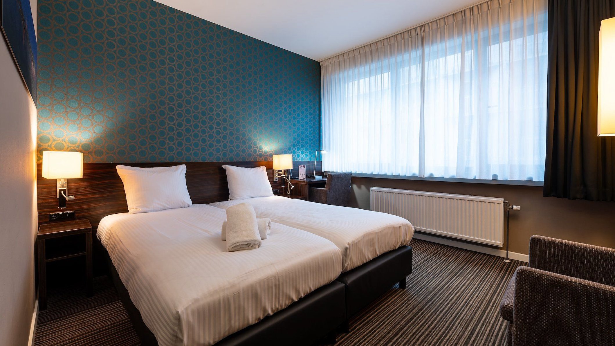 City, Twin Beds