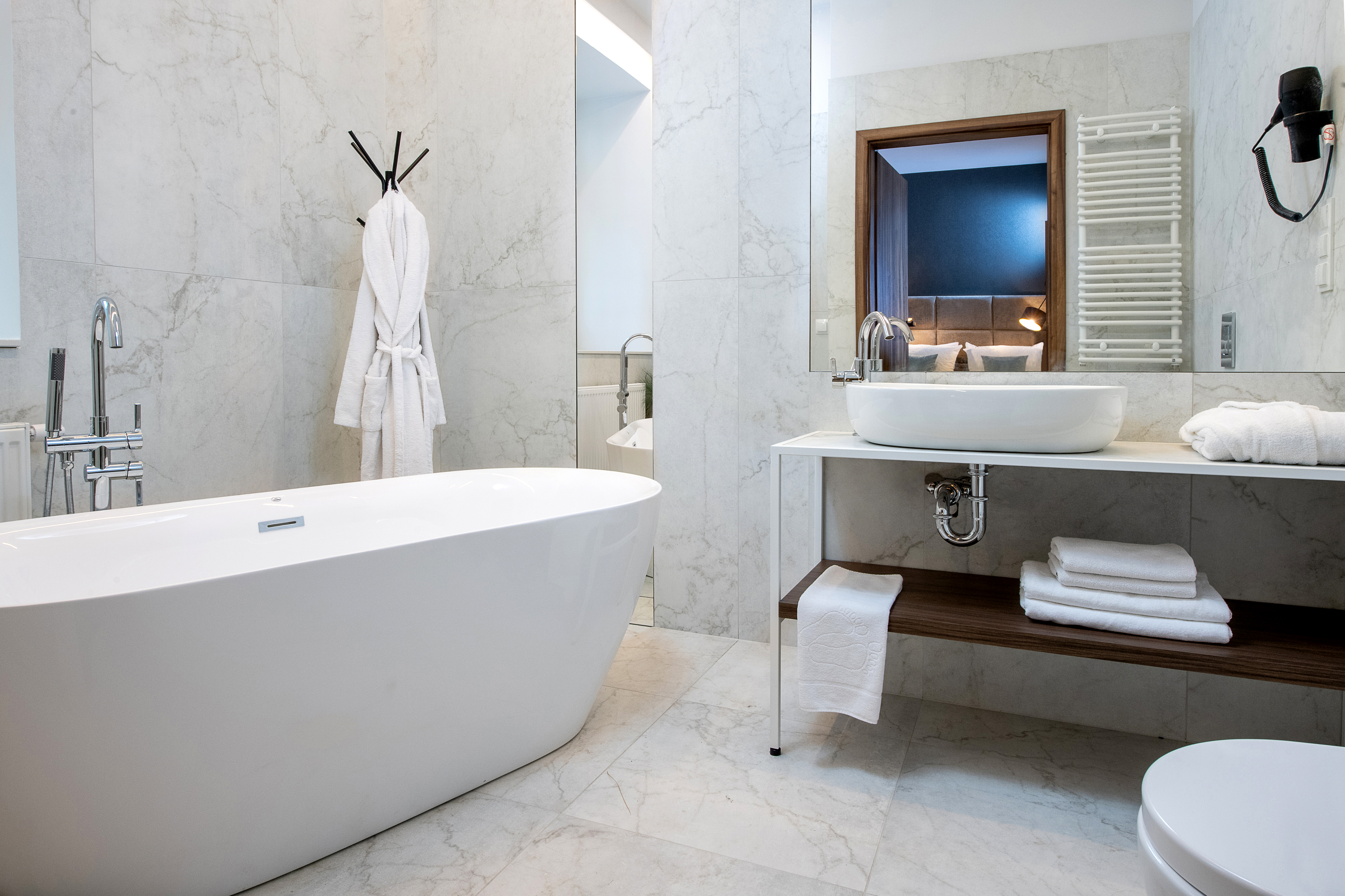 Superior, Single, Double or Twin Bed, Bathtub