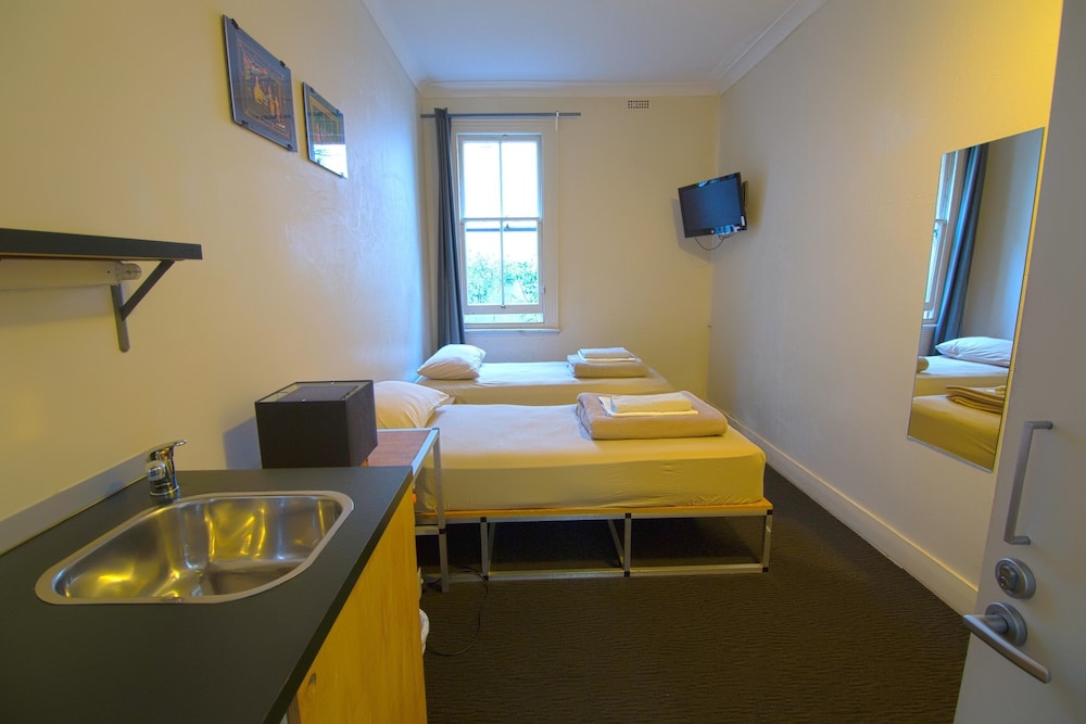 Cambridge Lodge Hostel Backpacker 39/46