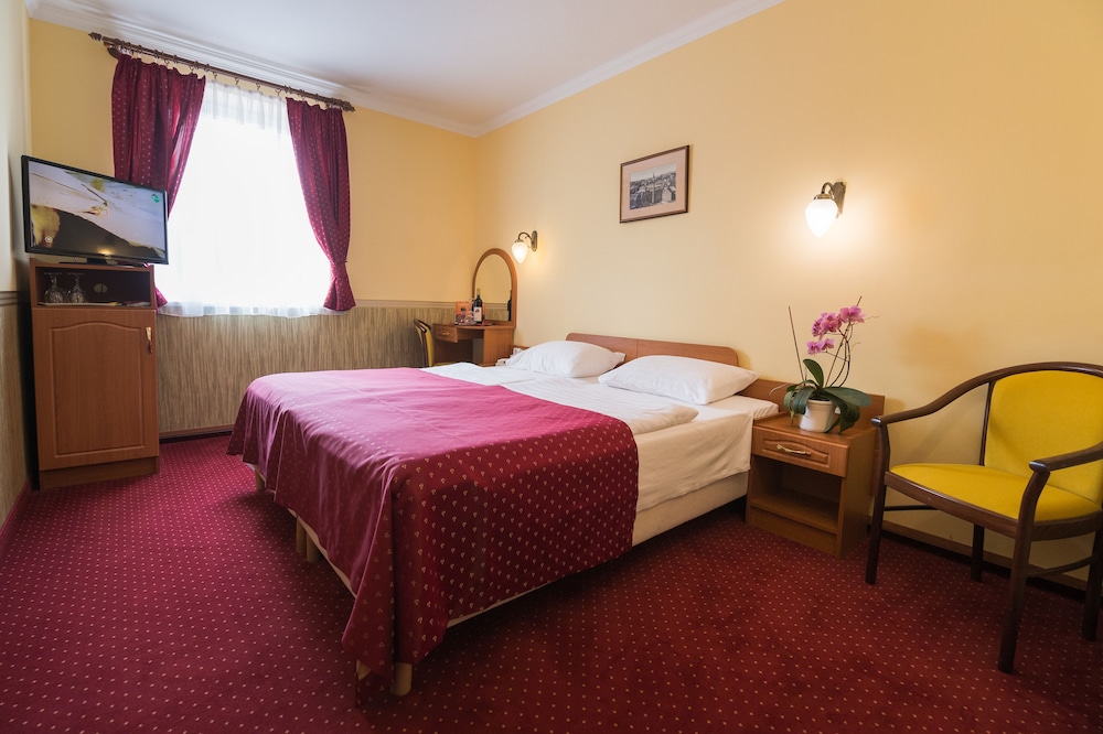 Hotel Korona Eger 16/66
