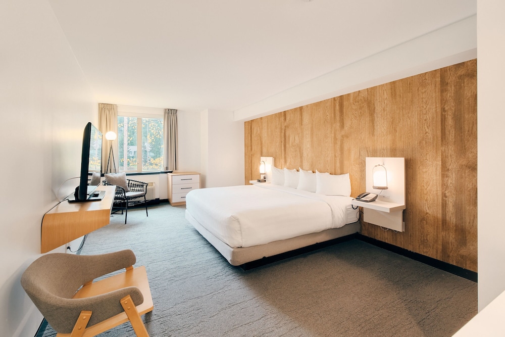 غرفة ديلوكس بسرير كينج، Aava Whistler Hotel 2/3