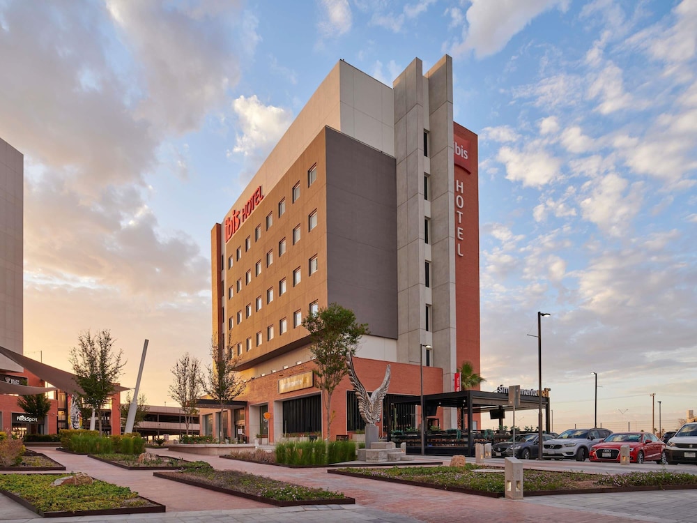 Ibis Torreon 4/49
