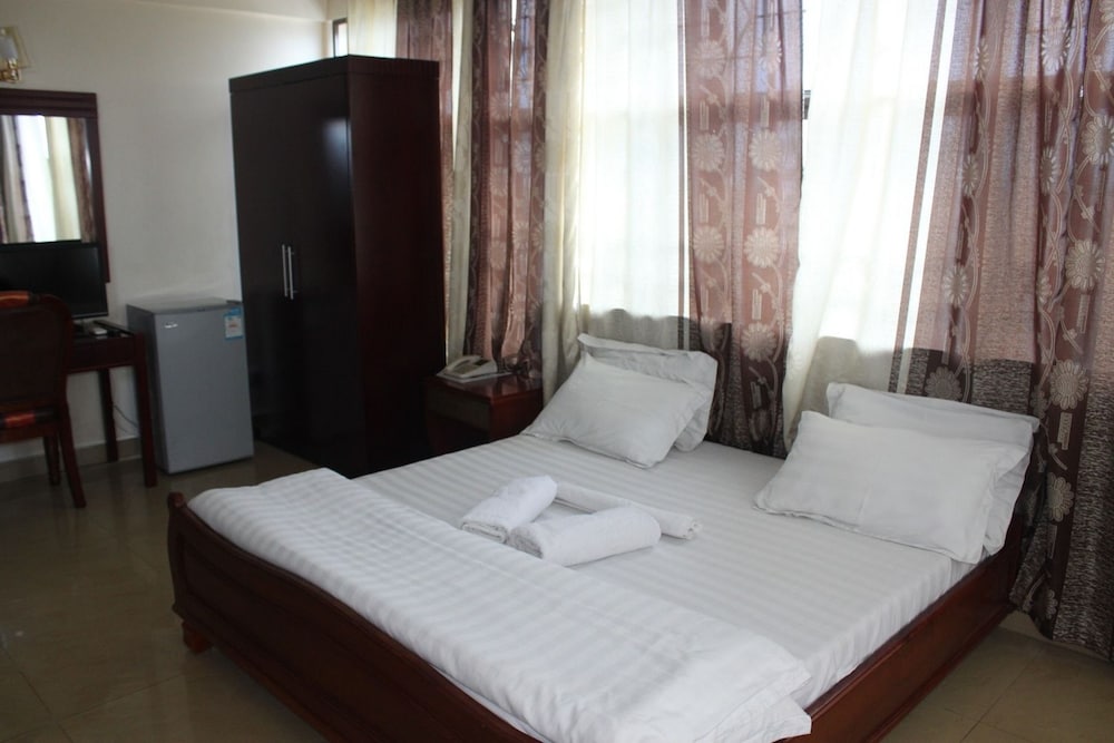 DELUXE, DOUBLE BED