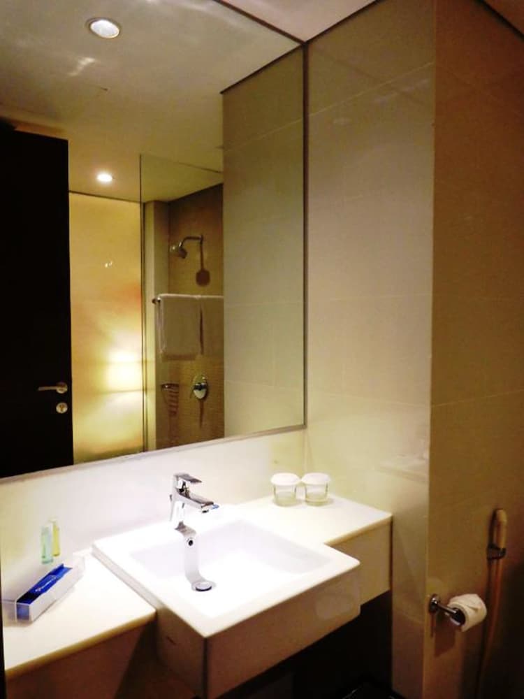 SOLL MARINA HOTEL SERPONG 20/64