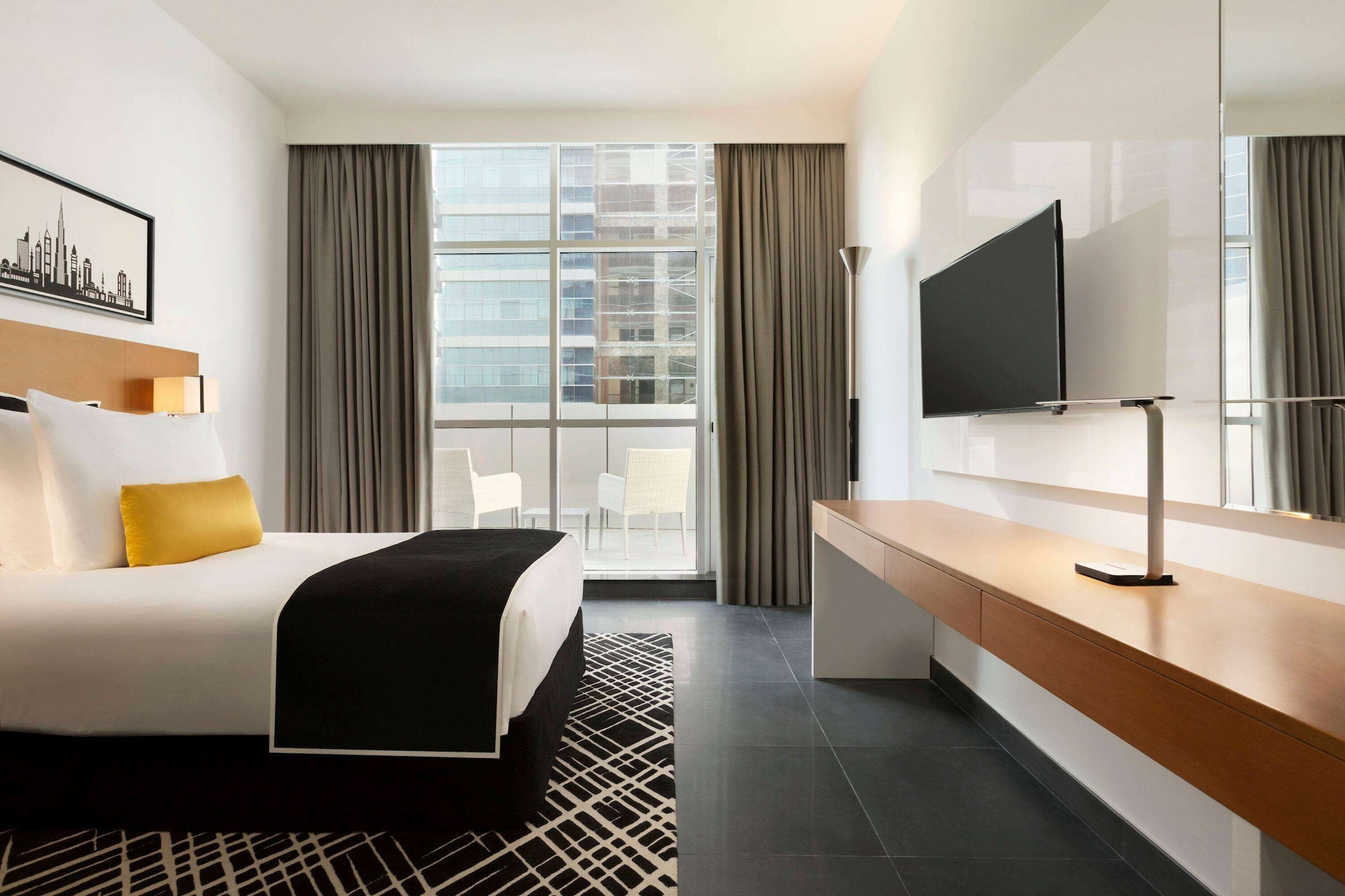TRYP, BALCONY