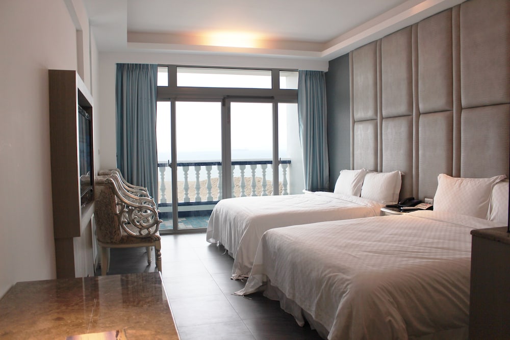 White House Beach Resort 12/71