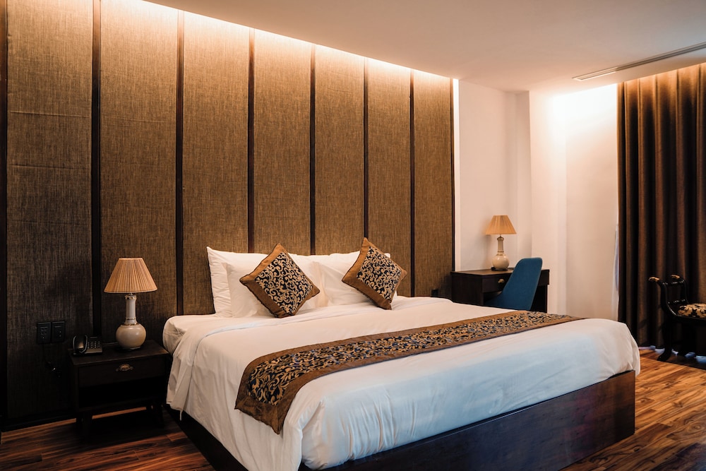 Dong Duong Hotel & Suites 17/50