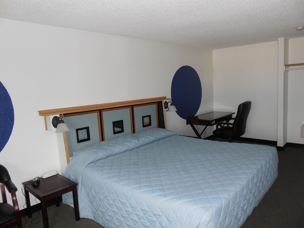 Kennewick Suites 18/58