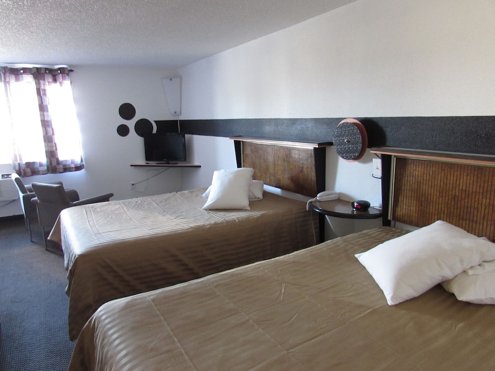 Kennewick Suites 7/58