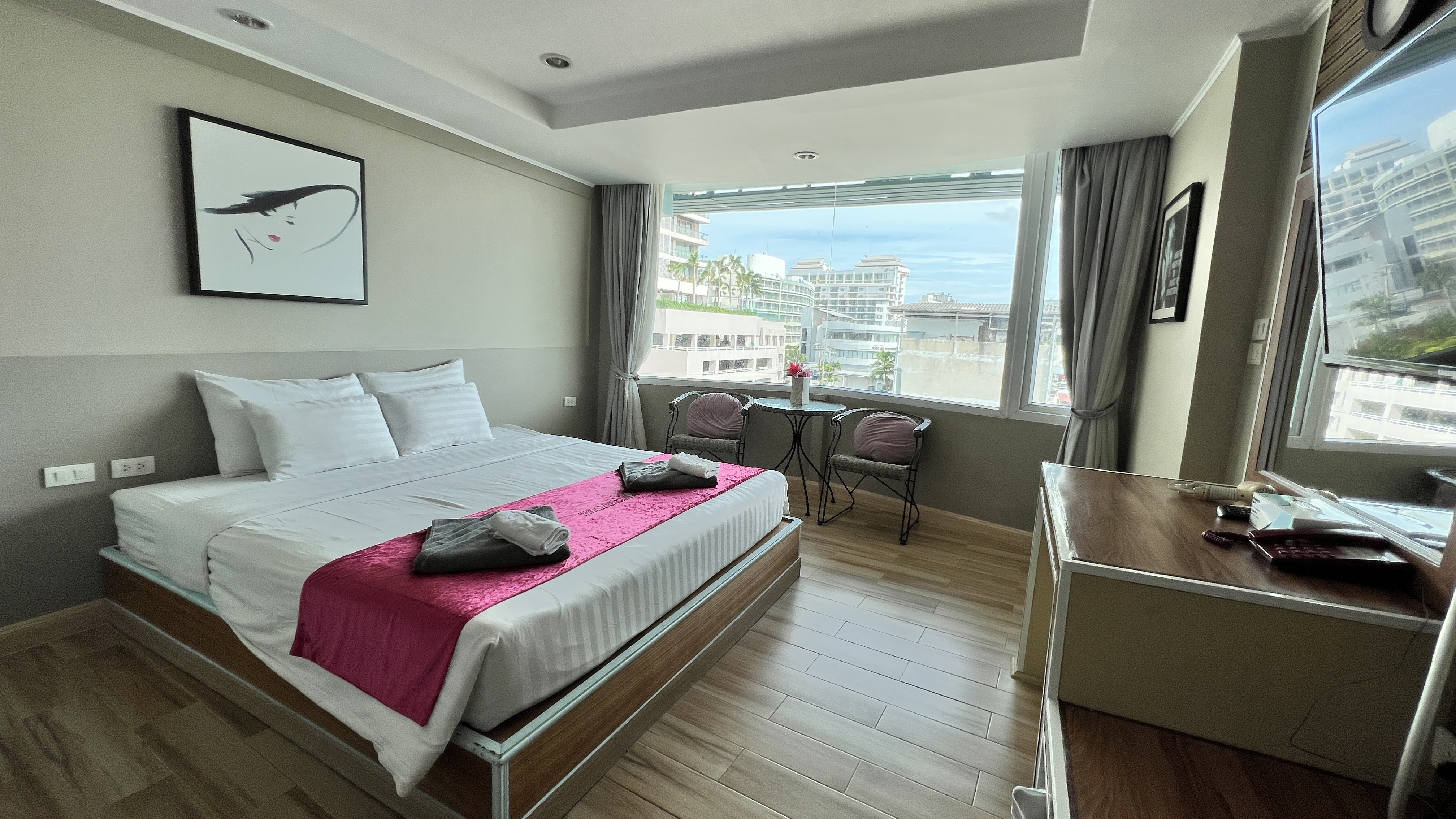 Deluxe, Double Bed
