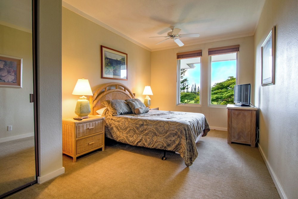 3 BEDROOMS, GOLF, VILLA, FAIRWAY VIEW, BATHTUB