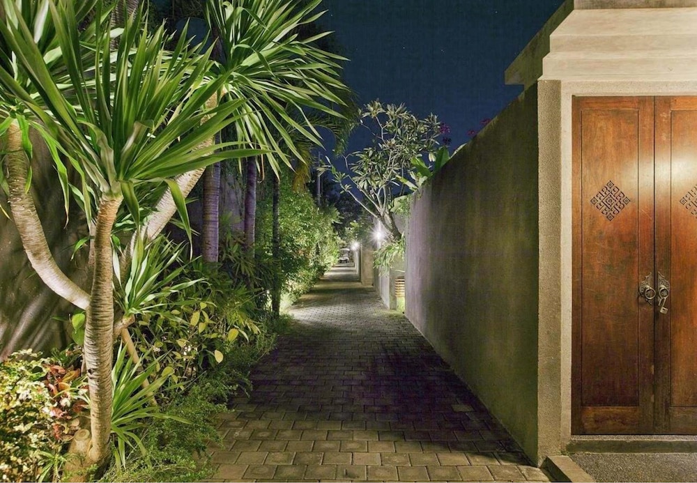 Bracha Villas 4/46