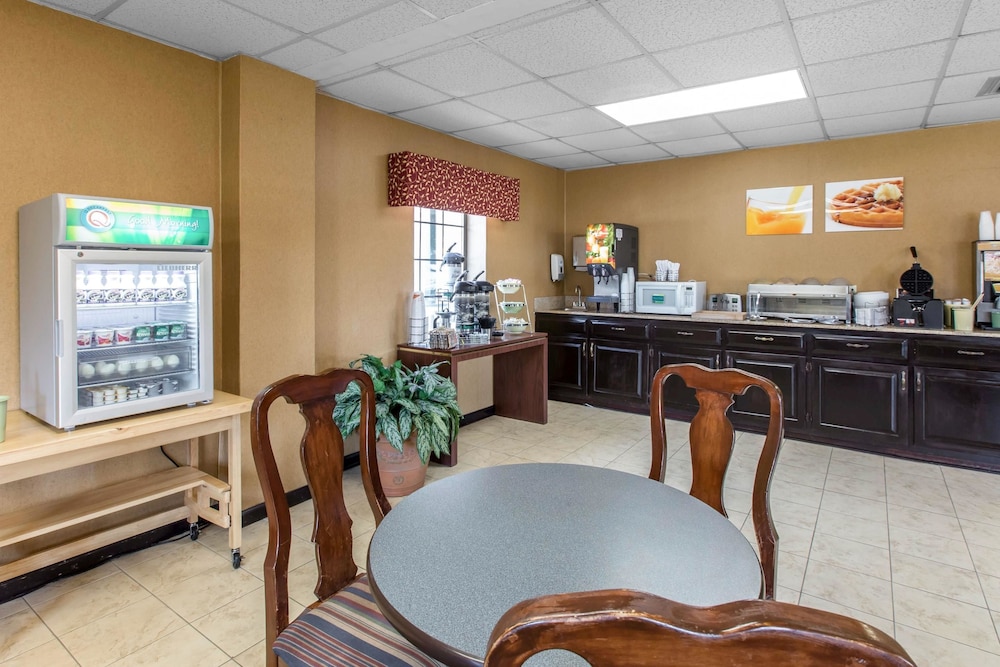 Quality Inn Cordele 28/34