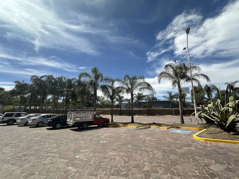 GAMMA BY FIESTA INN LEON 45/52