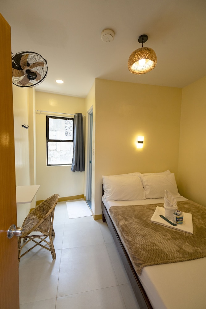 Zuric Pension Coron 24/54