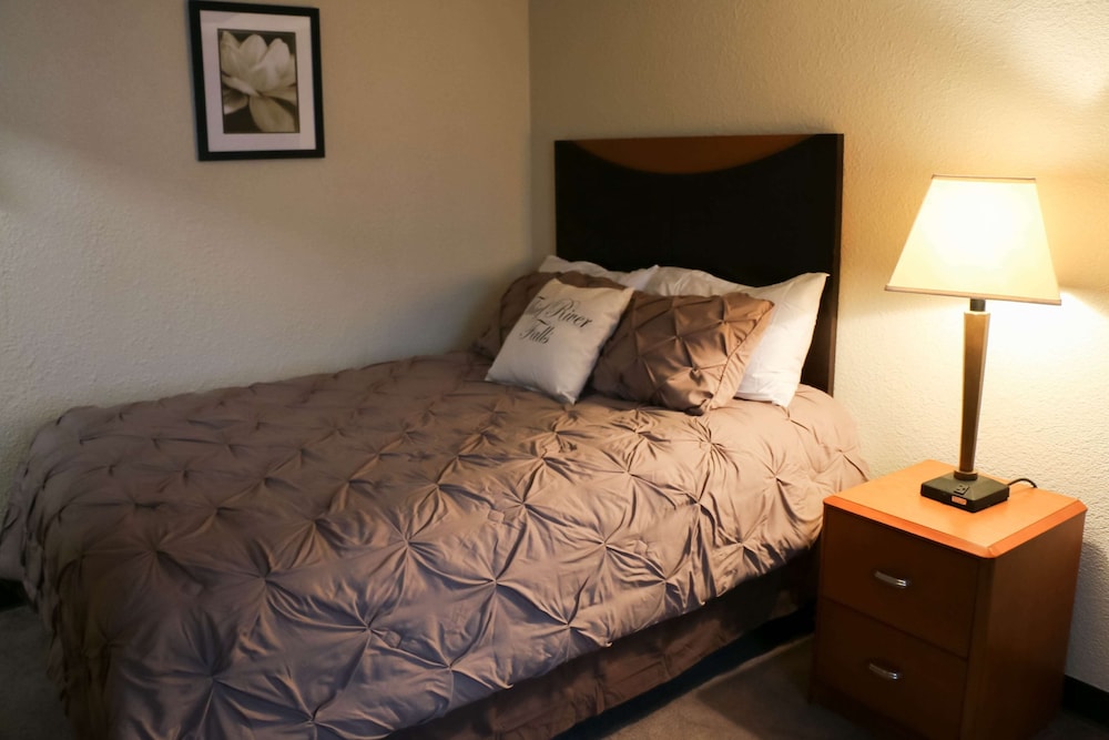 T-59 Motel Thief River Falls 6/34