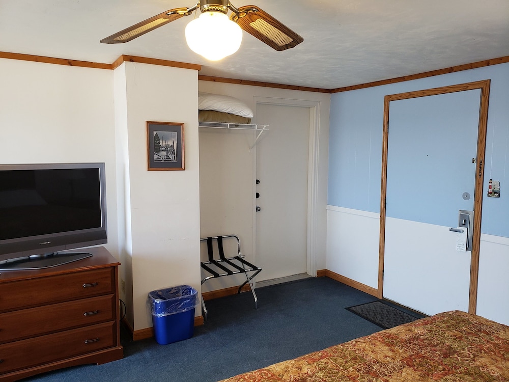 Algoma Beach Motel 23/35