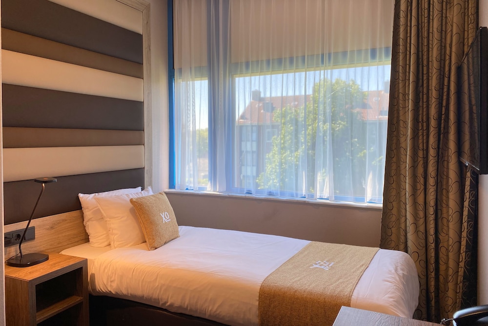 Xo Hotels Blue Square 20/65
