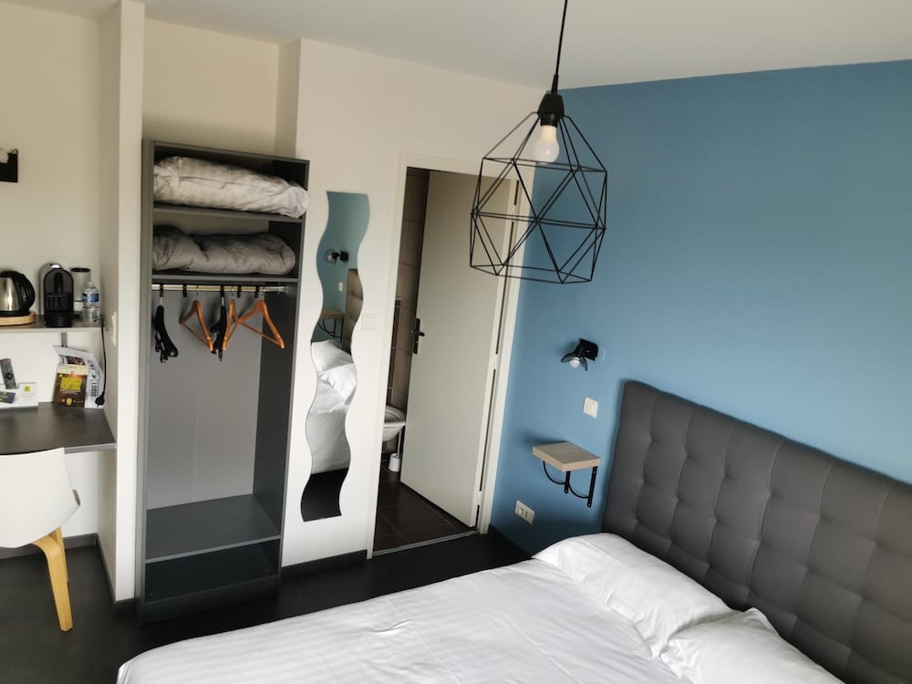 HOTEL LA HAIE DES VIGNES 22/68