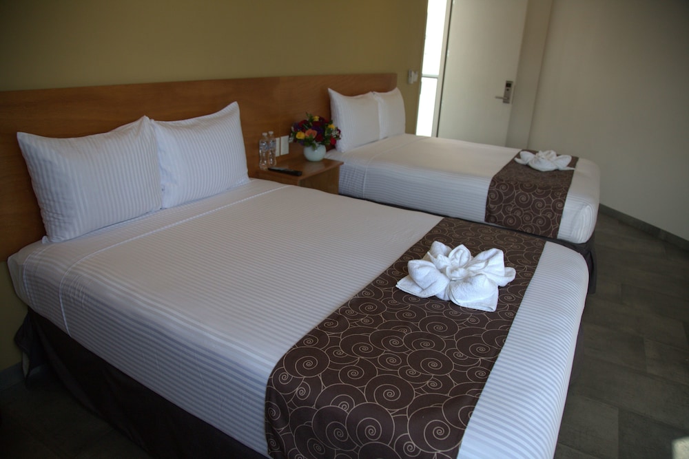 Am Hotel And Plaza 18/65