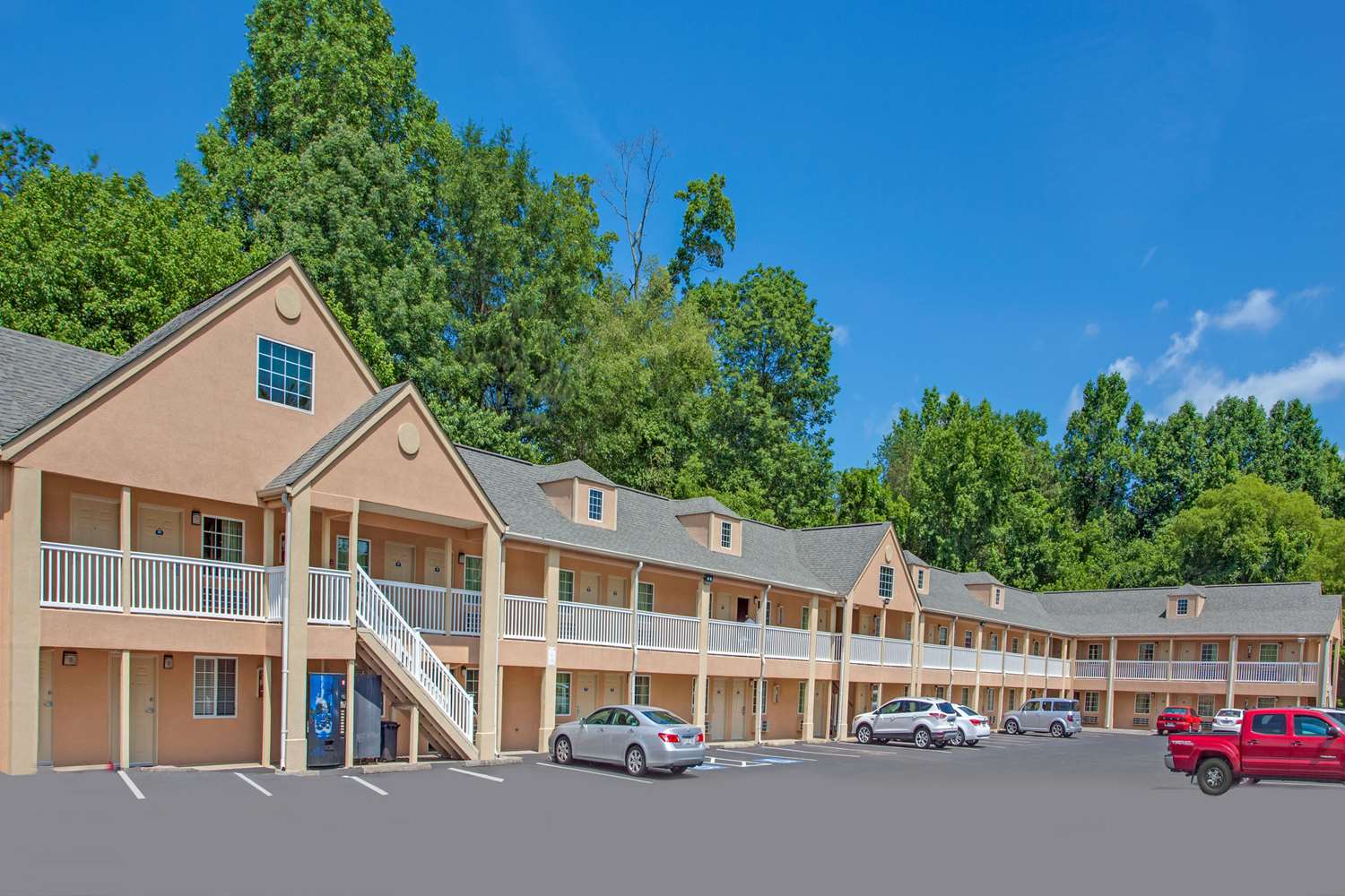 Days Inn by Wyndham Canton 4/19