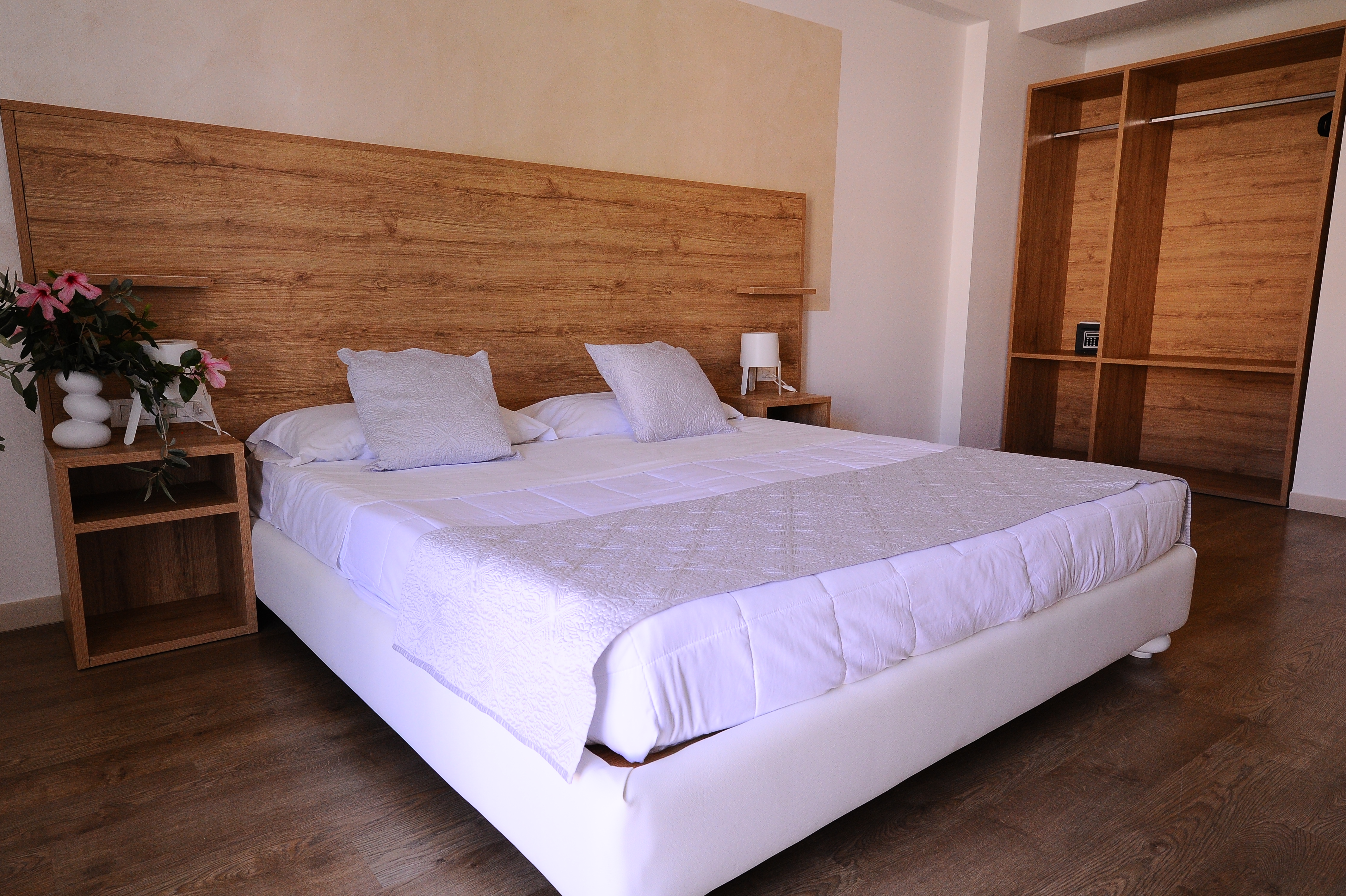 CLASSIC, DOUBLE OR TWIN BED