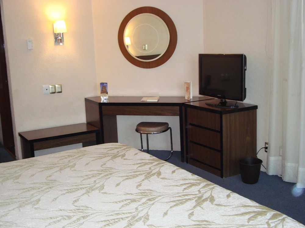 Hotel Real Plaza 7/69