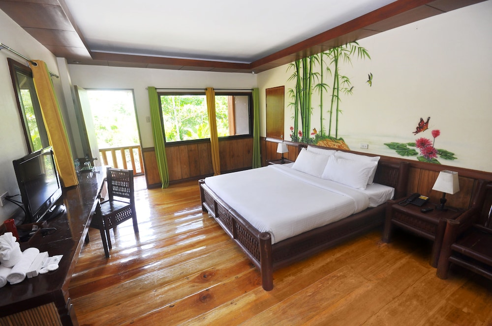 ROOM, FOREST VIEW