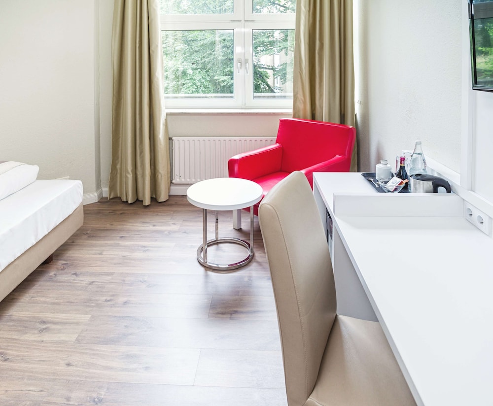 Hotel Domicil Hamburg By Golden Tulip Formerly Nordic Domicil 8/33