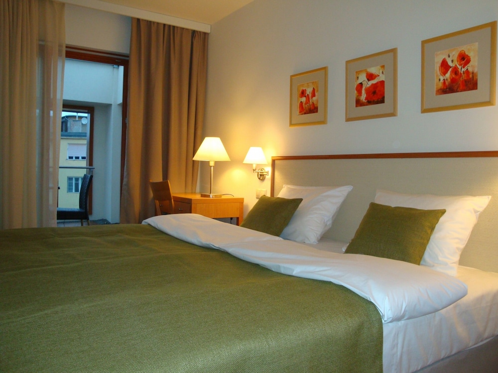 STANDARD, DOUBLE BED
