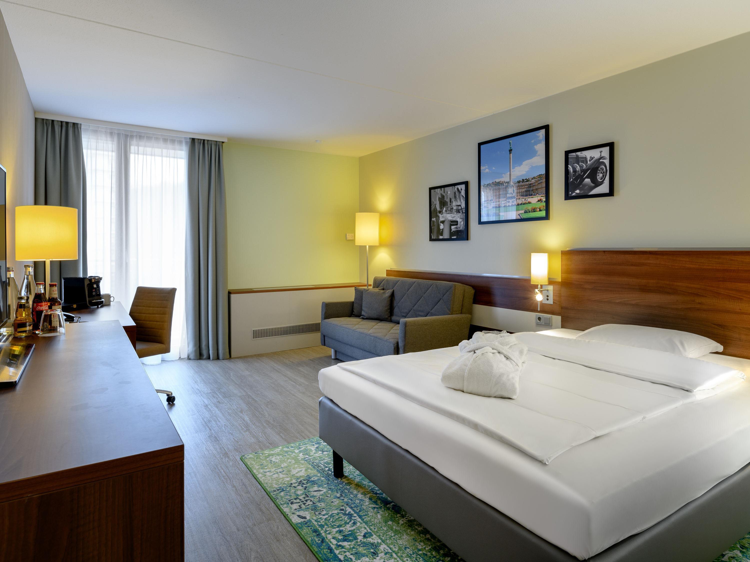 STANDARD, QUEEN BED